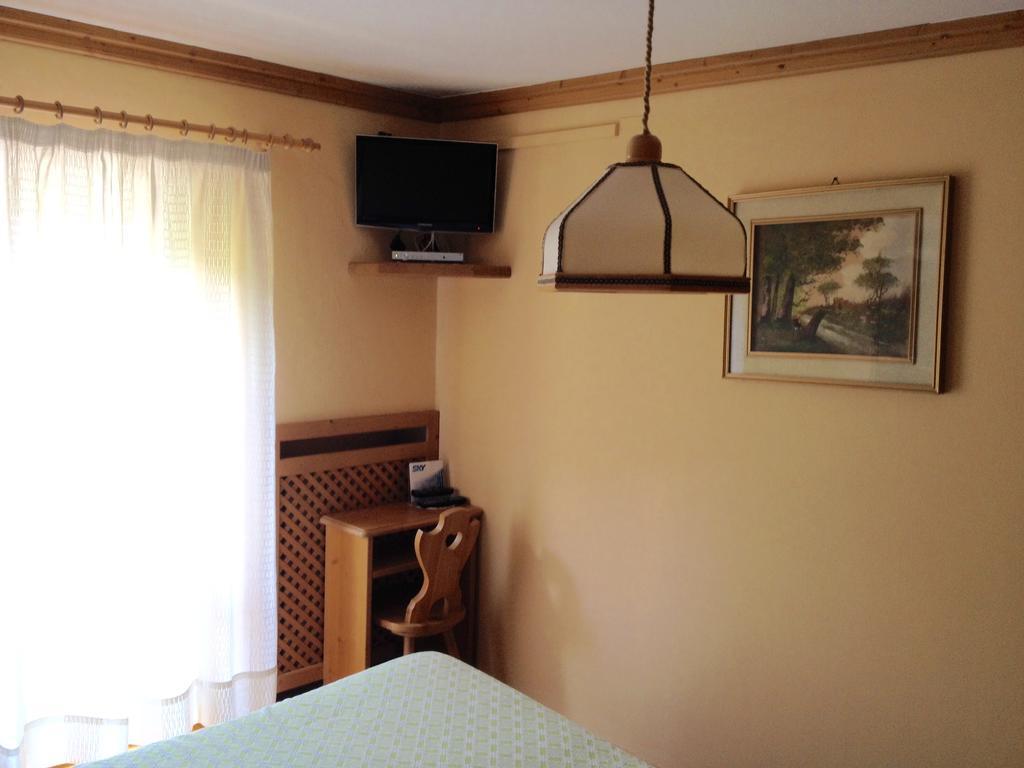 Albergo Garni Ajarnola เอารอนโซ ดิ คาโดเร ห้อง รูปภาพ