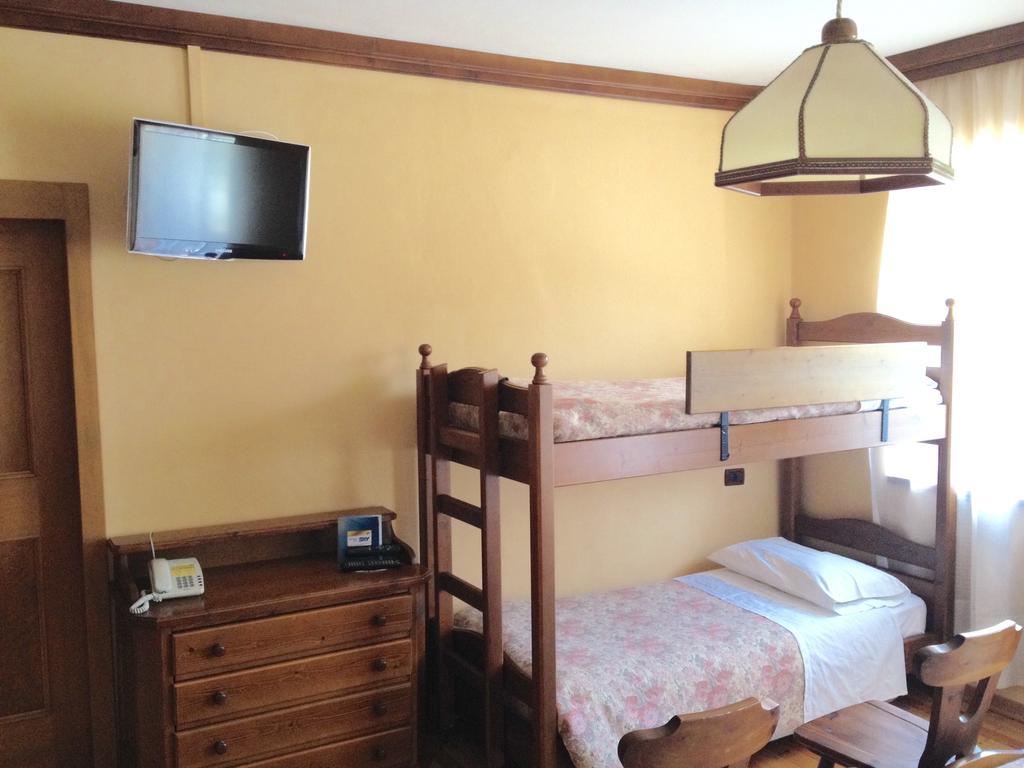 Albergo Garni Ajarnola เอารอนโซ ดิ คาโดเร ห้อง รูปภาพ
