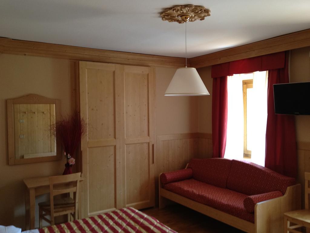Albergo Garni Ajarnola เอารอนโซ ดิ คาโดเร ห้อง รูปภาพ