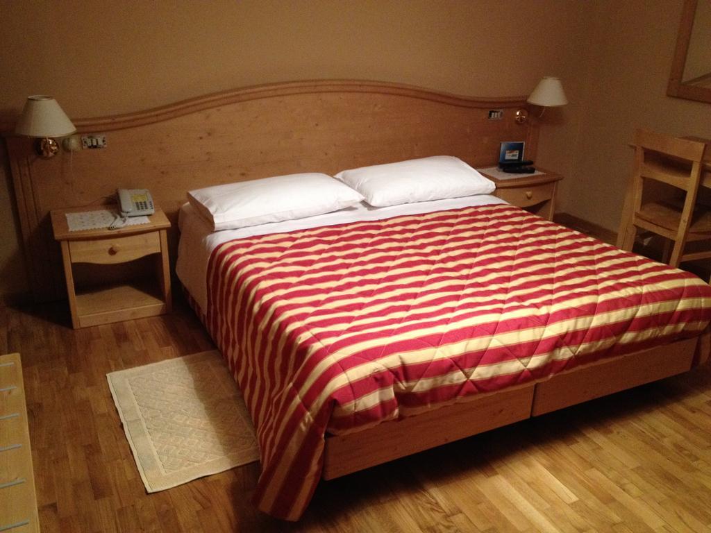 Albergo Garni Ajarnola เอารอนโซ ดิ คาโดเร ภายนอก รูปภาพ