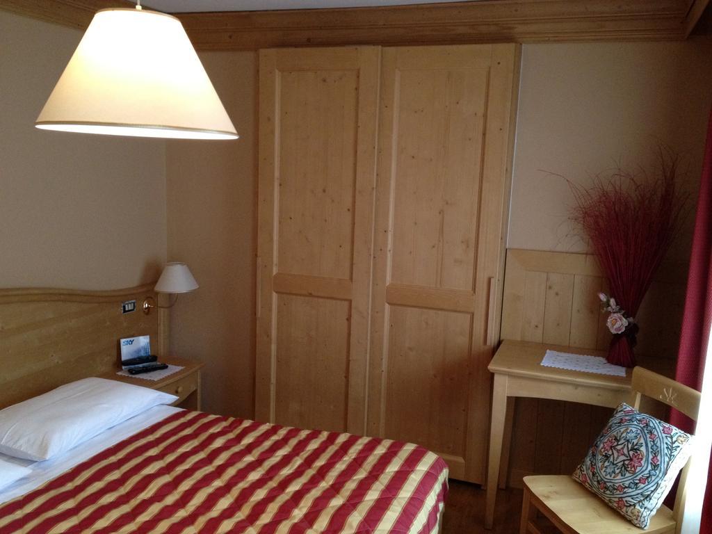 Albergo Garni Ajarnola เอารอนโซ ดิ คาโดเร ห้อง รูปภาพ