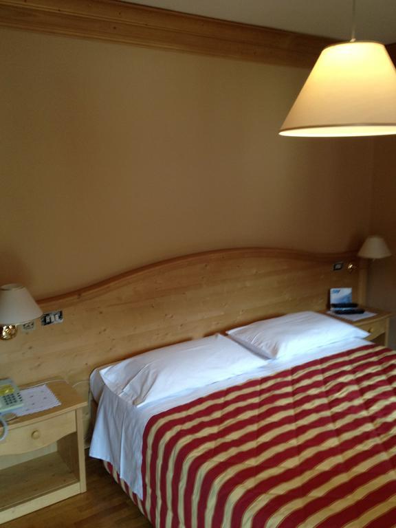 Albergo Garni Ajarnola เอารอนโซ ดิ คาโดเร ภายนอก รูปภาพ