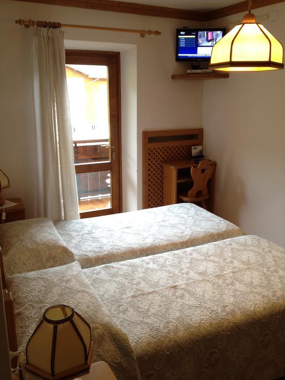 Albergo Garni Ajarnola เอารอนโซ ดิ คาโดเร ห้อง รูปภาพ