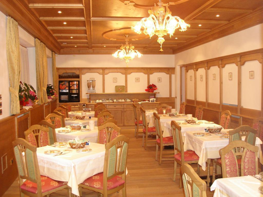 Albergo Garni Ajarnola เอารอนโซ ดิ คาโดเร ภายนอก รูปภาพ