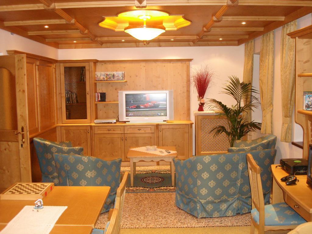 Albergo Garni Ajarnola เอารอนโซ ดิ คาโดเร ภายนอก รูปภาพ